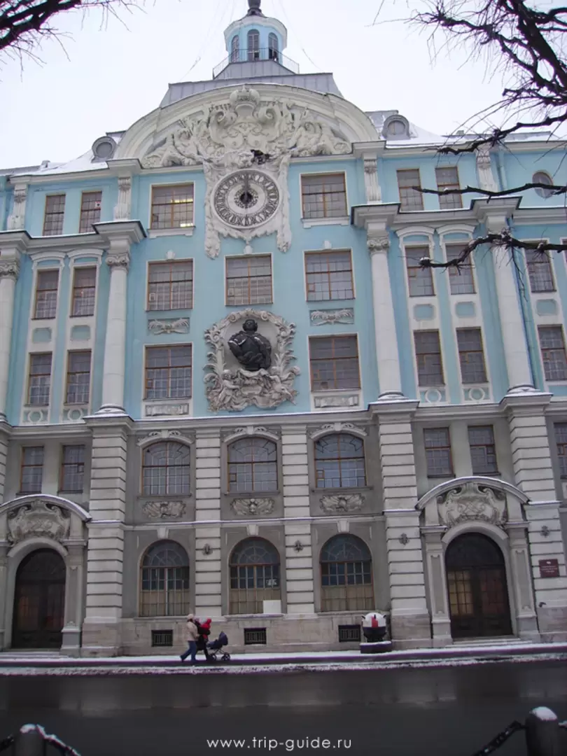 Нахимовское училище в Санкт-Петербурге