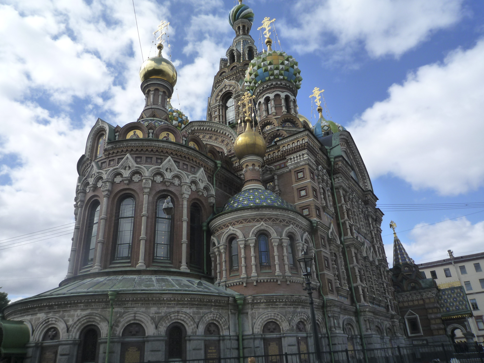 Храм на крови санкт. Храм Покрова на крови в Санкт-Петербурге. Храм Спаса-на-крови Санкт-Петербург колокольня. Храм Спаса на крови колокольня. Собор спас на крови в Санкт Петербурге колокольня.