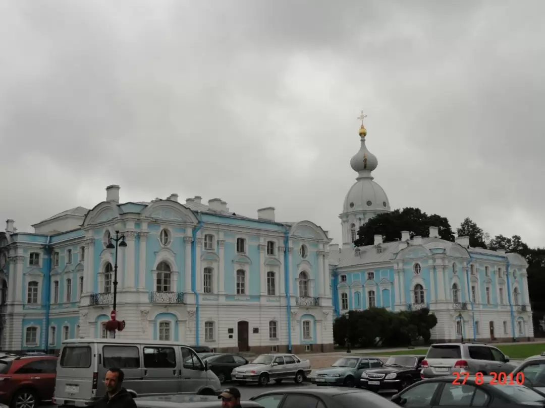 Один из корпусов бывшего монастыря