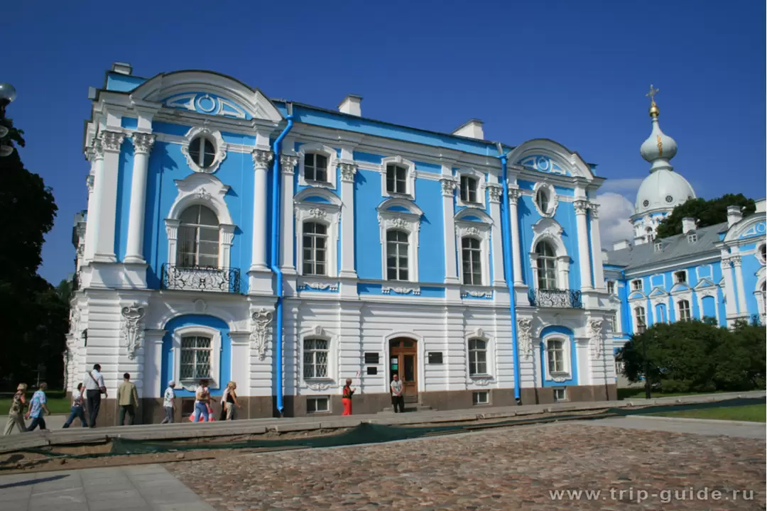 Воскресенский Новодевичий Смольный монастырь