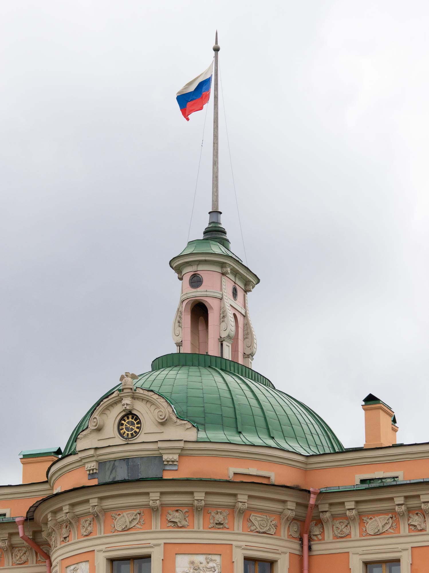 Башенка с флагштоком Михайловского замка Башенка с флагштоком Михайловского замка