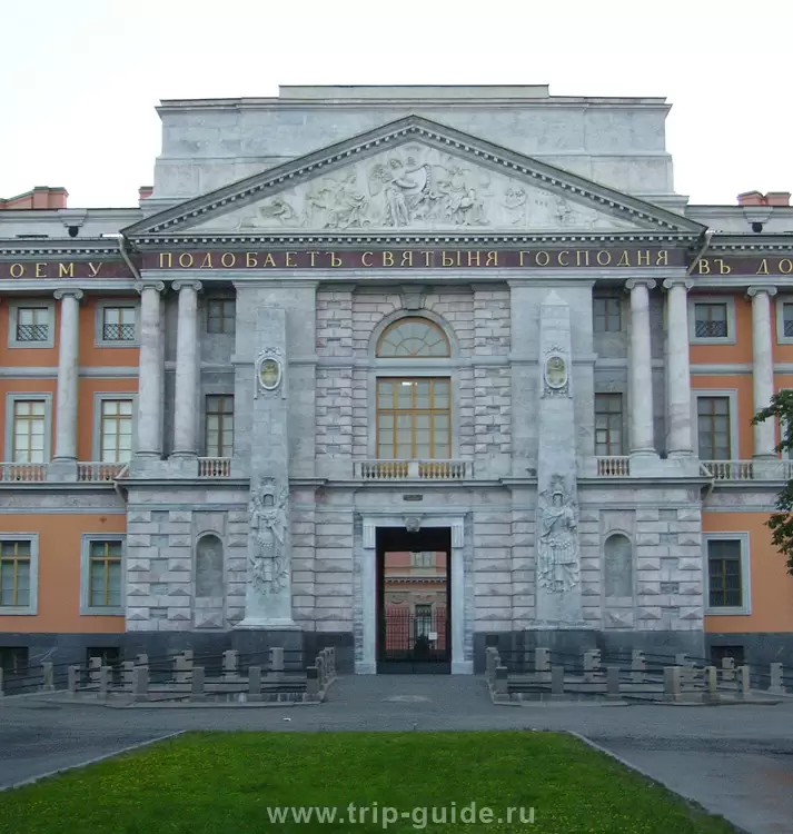 Михайловский замок (Инженерный), Фасад Михайловский замок (Инженерный), Фасад