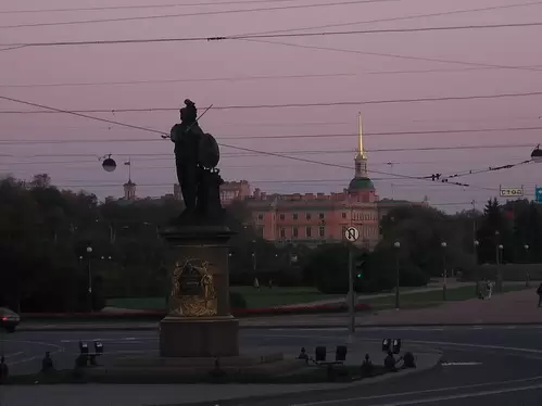 Памятник Суворову и Марсово Поле вечером Памятник Суворову и Марсово Поле вечером
