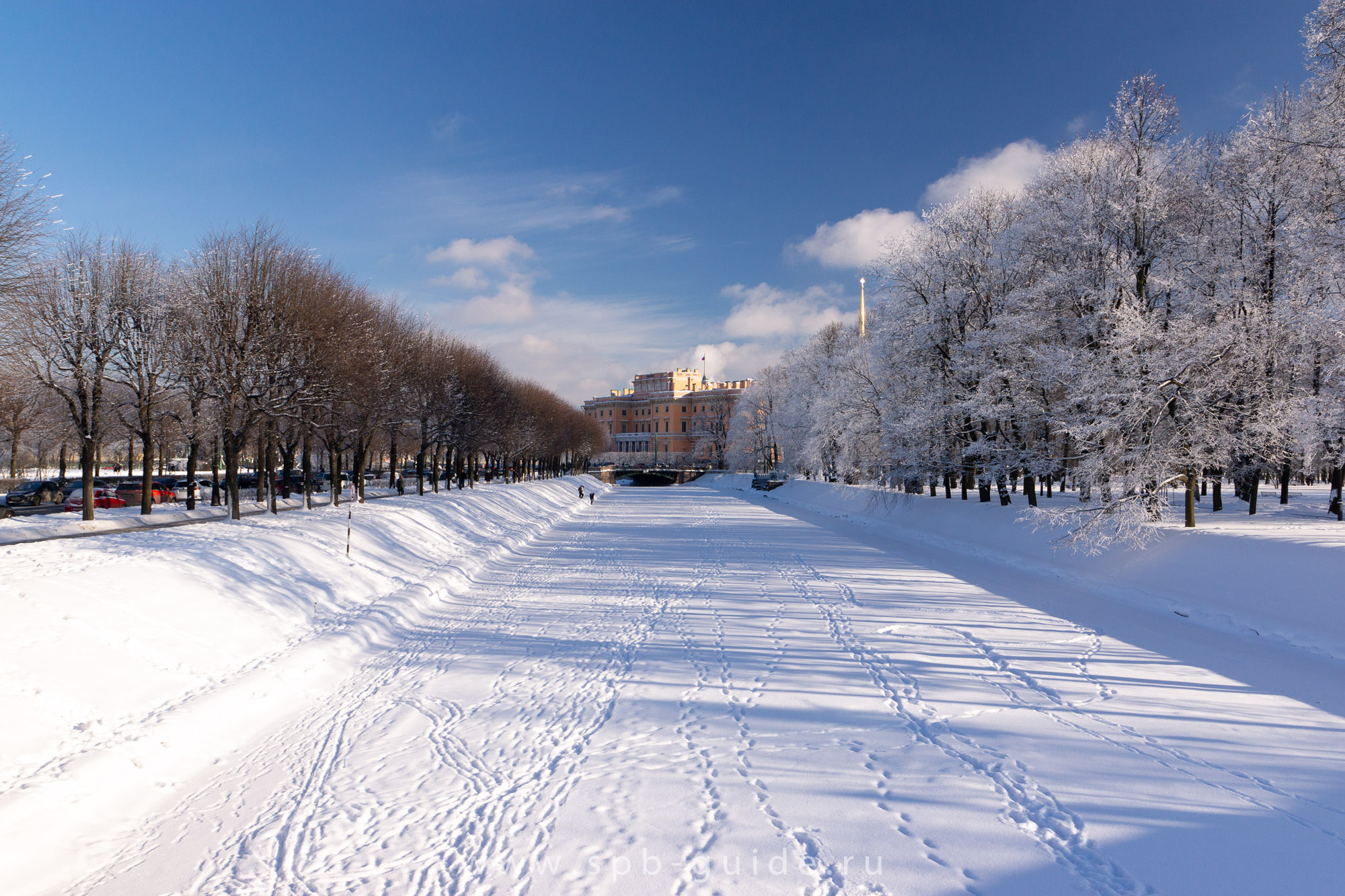 Река Мойка, вид на Михайловский замок