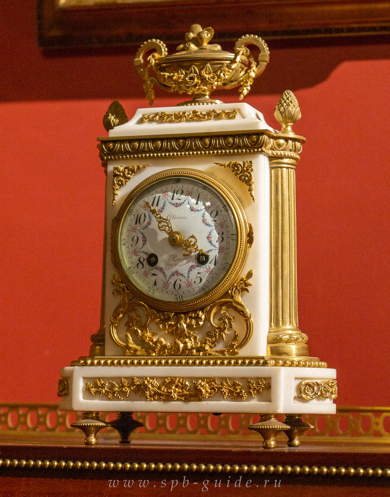 Часы каминные, мраморные с золочёной бронзой, фирма Clezen Paris, Франция, конец 18 века Часы каминные, мраморные с золочёной бронзой, фирма Clezen Paris, Франция, конец 18 века