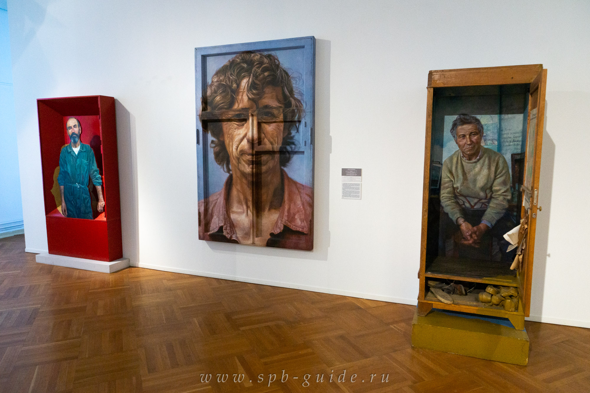 Игорь Макаревич — триптих «Шкаф Ильи (Портрет Кабакова)», 1987 г., «Портрет Ивана Чуйкова», 1981 г., «Золотое пространство Булатова (Портрет Эрика Булатова)», 1988 г. Игорь Макаревич — триптих «Шкаф Ильи (Портрет Кабакова)», 1987 г., «Портрет Ивана Чуйкова», 1981 г., «Золотое пространство Булатова (Портрет Эрика Булатова)», 1988 г.