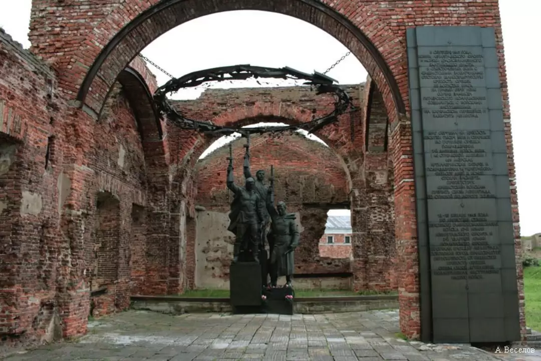 Мемориальный комплекс защитникам крепости Орешек Мемориальный комплекс защитникам крепости Орешек