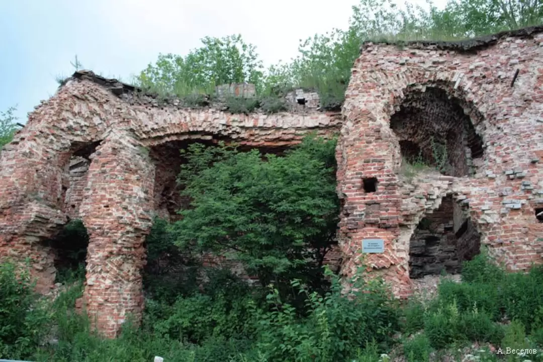 Развалины крепости Орешек, фото Развалины крепости Орешек, фото