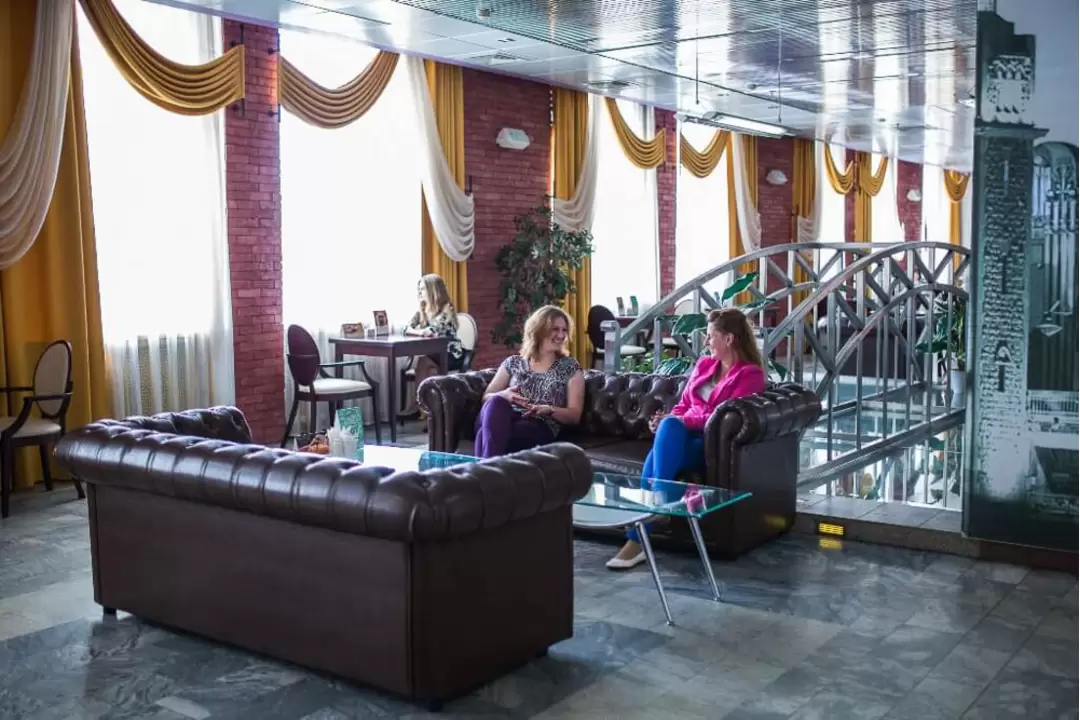 Лобби бар в гостинице «Охтинская» Лобби бар в гостинице «Охтинская»