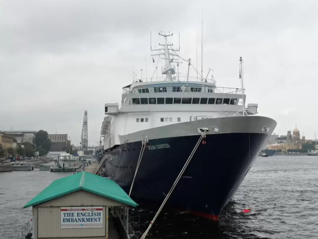 Круизное судно «Ocean Countess» Круизное судно «Ocean Countess»