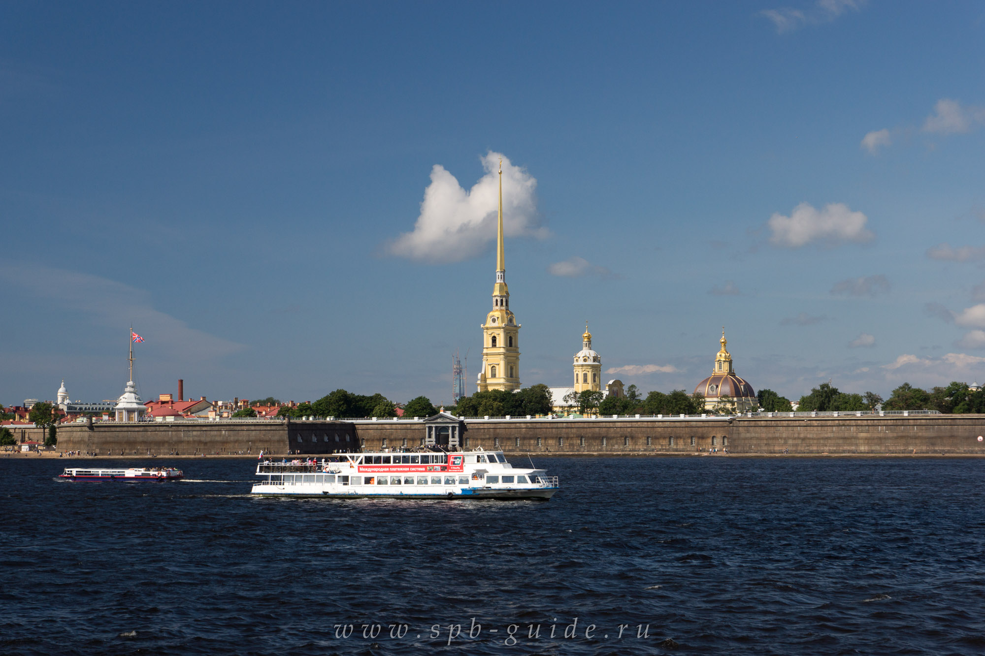 Петропавловская крепость, вид с Троицкого моста