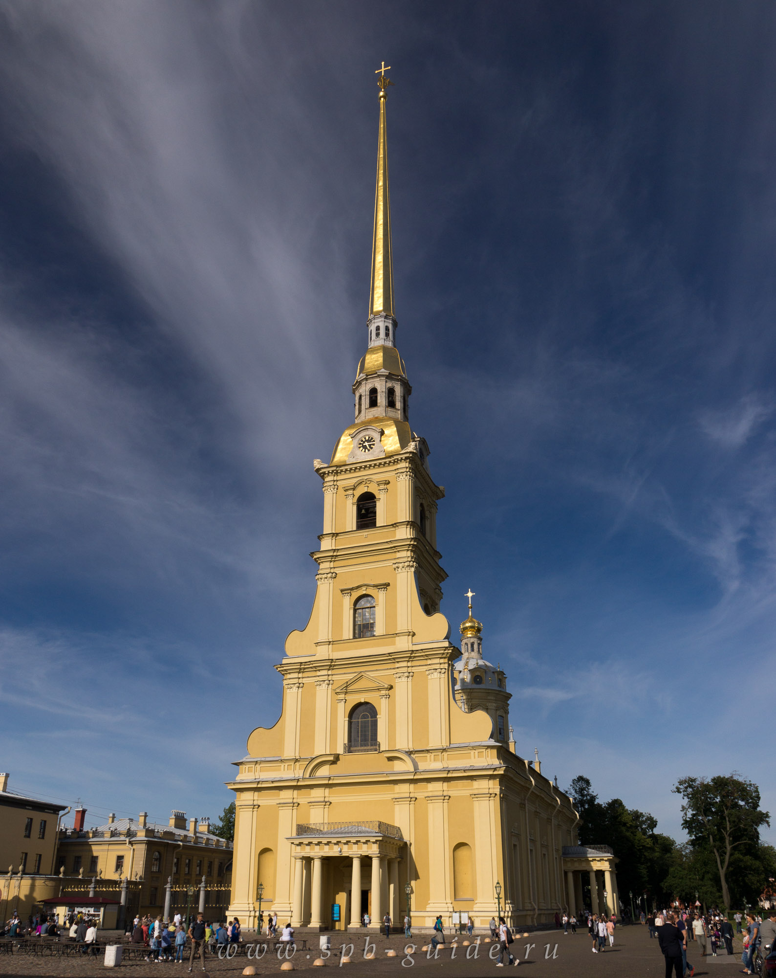 Петропавловский собор в Санкт-Петербурге Петропавловский собор в Санкт-Петербурге