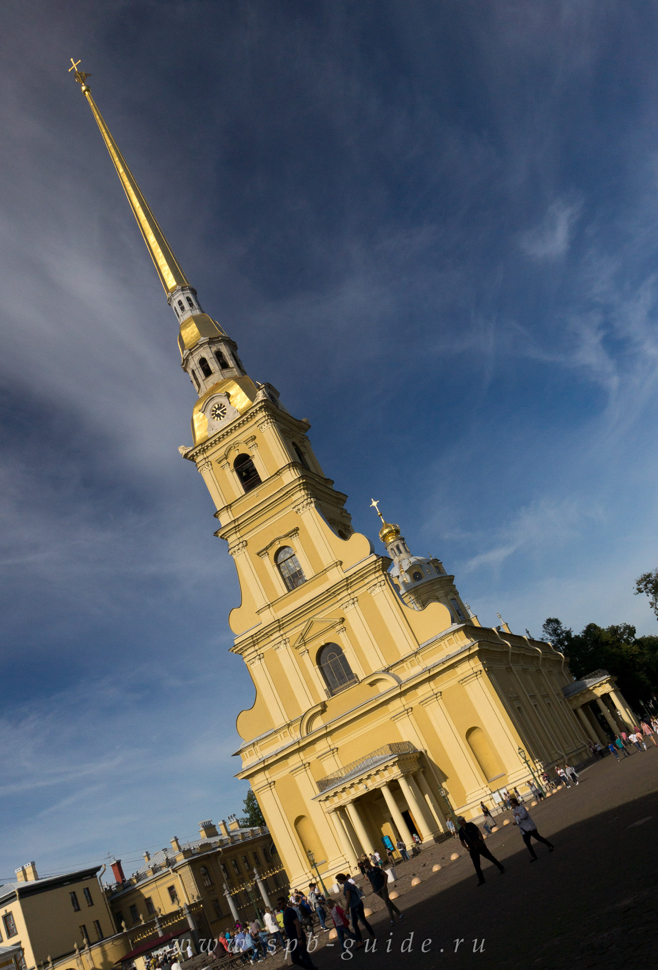 Петропавловский собор в Санкт-Петербурге Петропавловский собор в Санкт-Петербурге