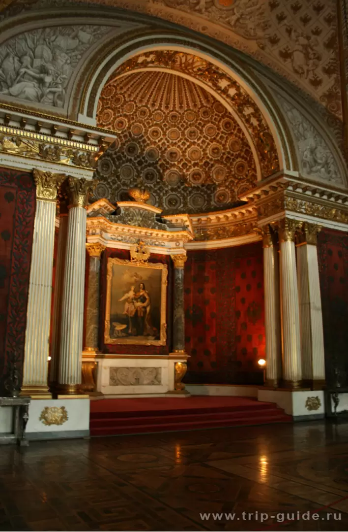 Петровский (Малый тронный) зал Петровский (Малый тронный) зал