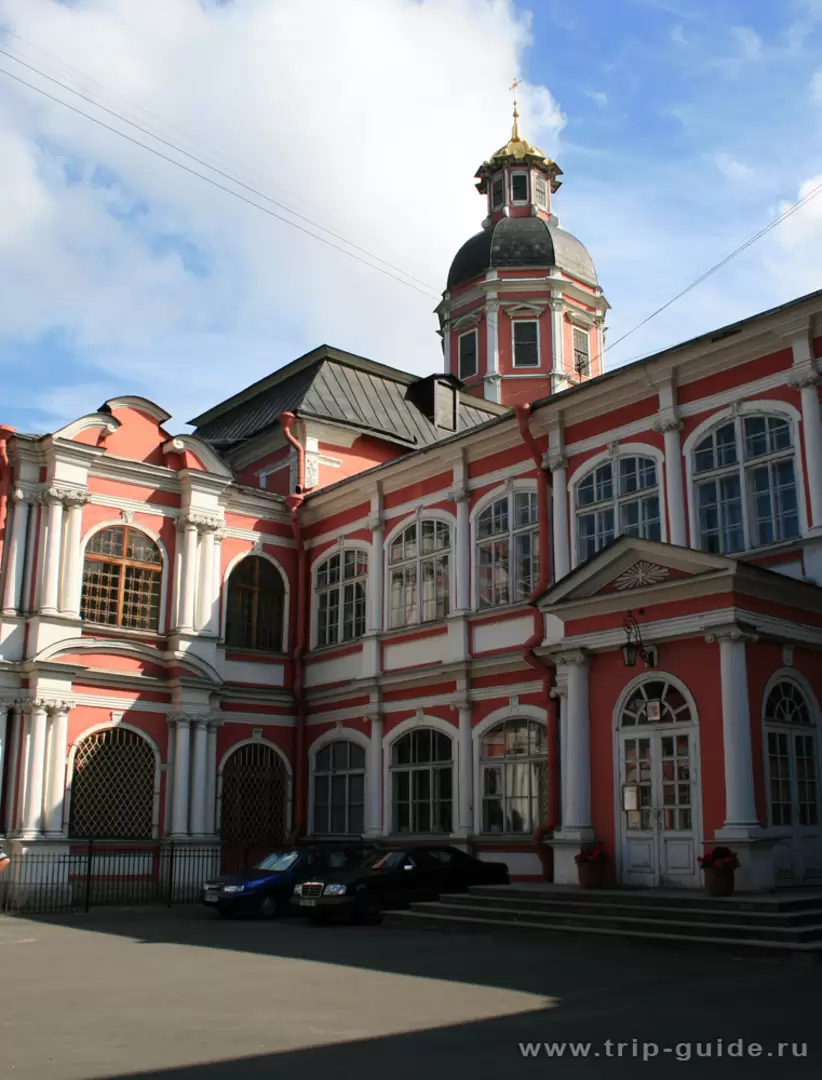 Церковь Благовещения Пресвятой Богородицы в Александро-Невской лавре