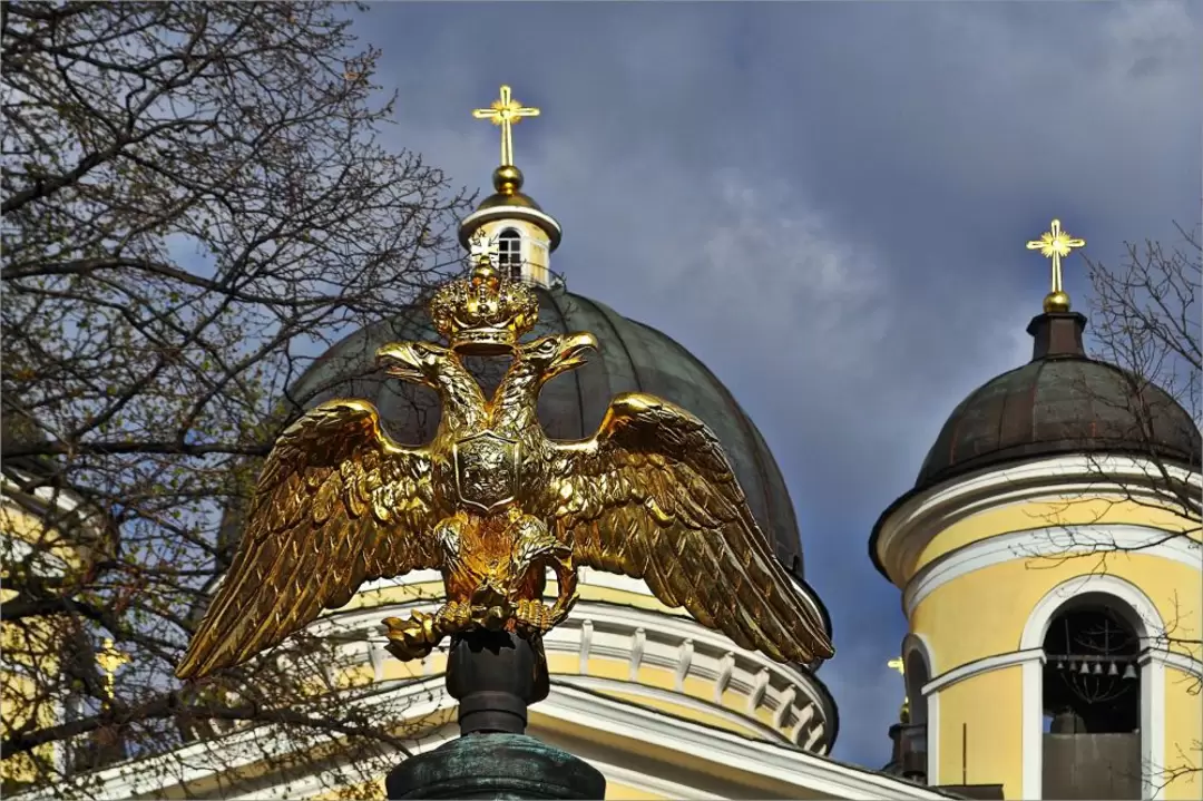 Преображенский собор в Санкт-Петербурге, двуглавый орёл и центральный купол собора
