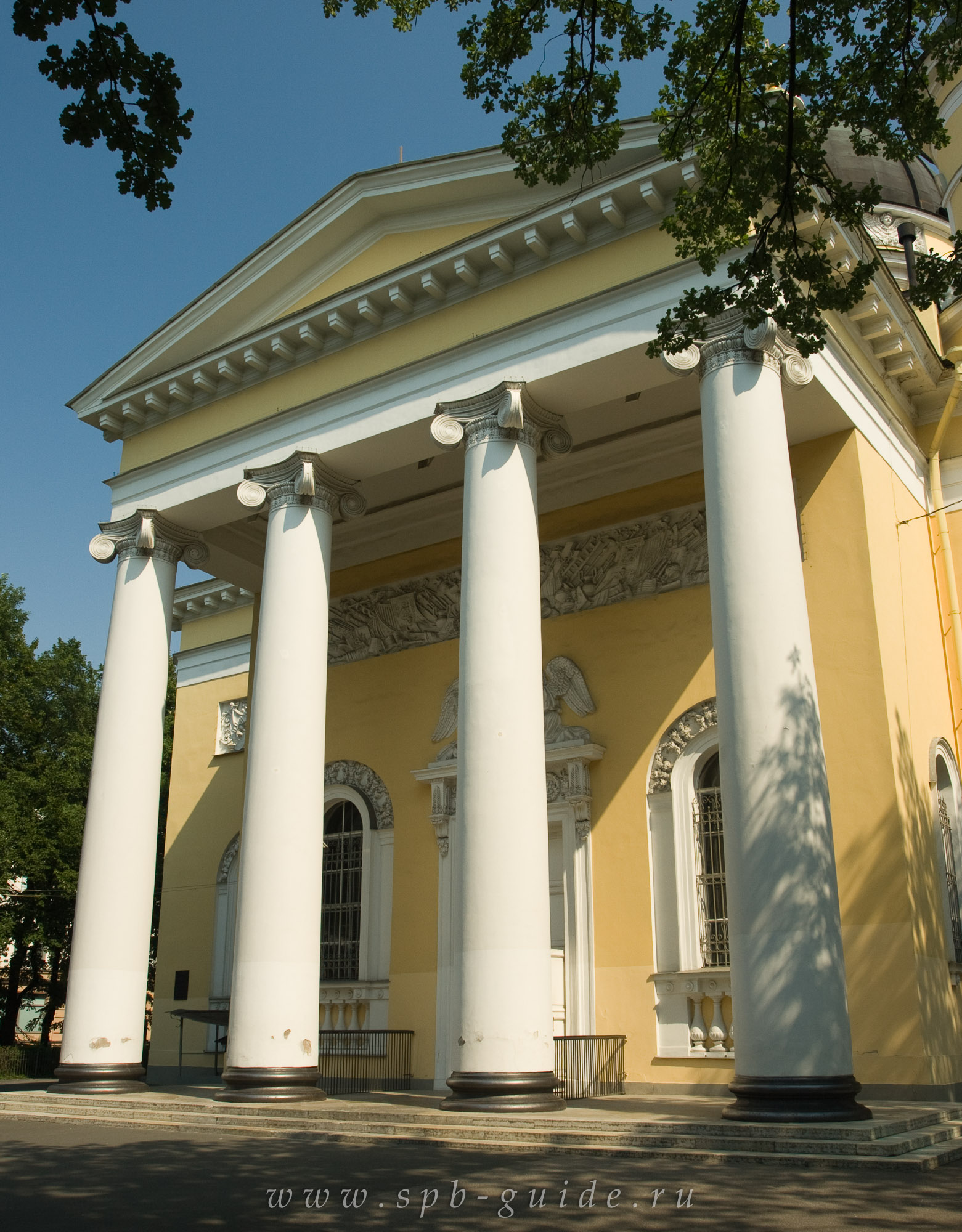 Преображенский собор в СПб, портик