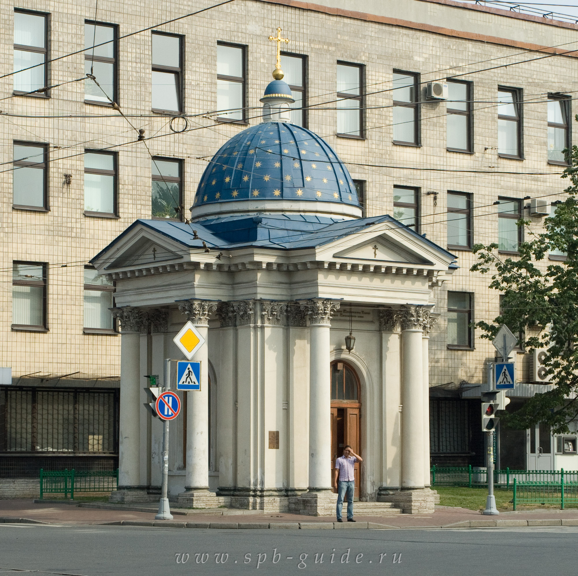 Часовня Троицкого Измайловского собора на пересечении Измайловского и Троицкого проспектов