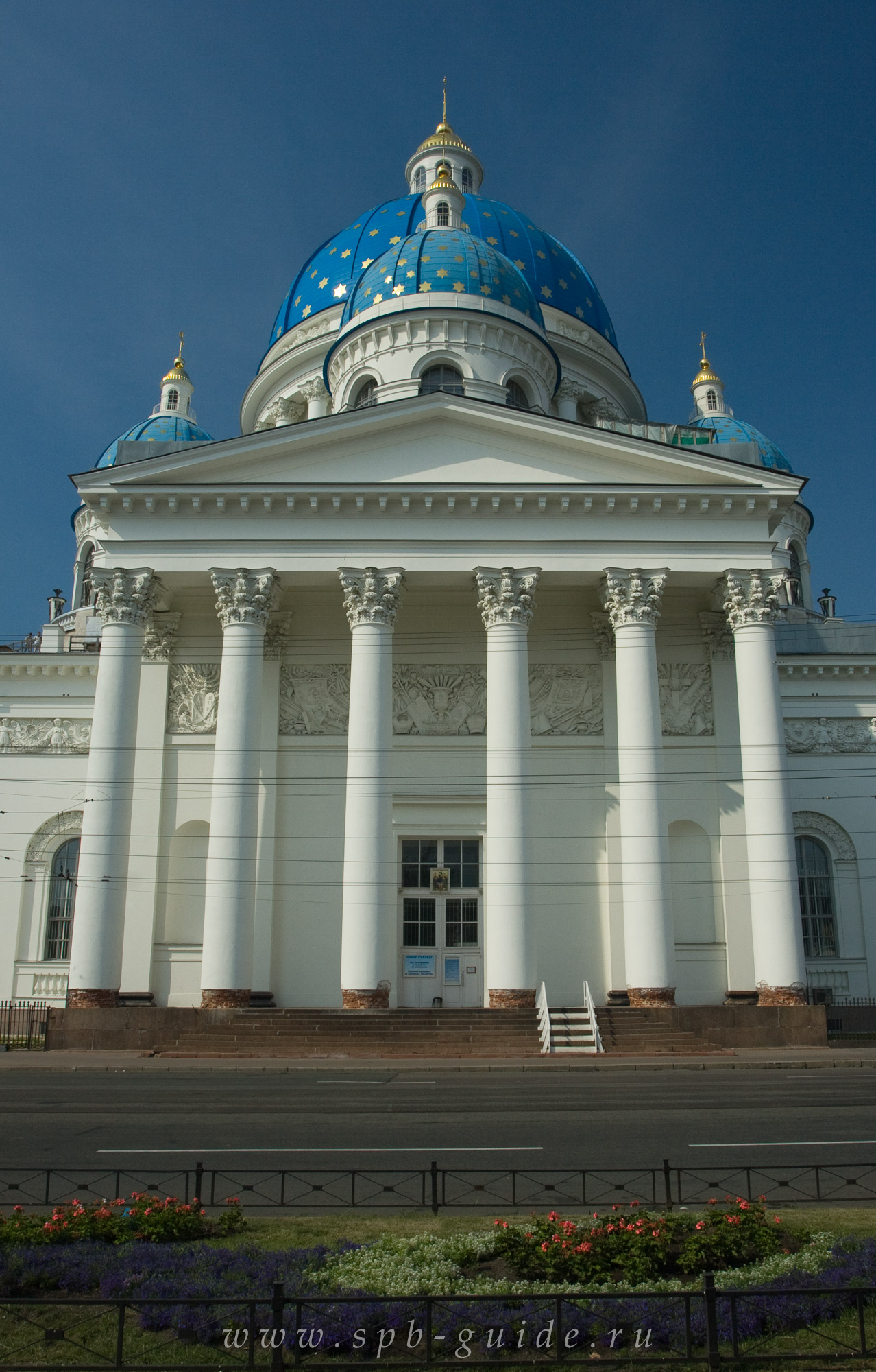 Южный портик Троицкого собора