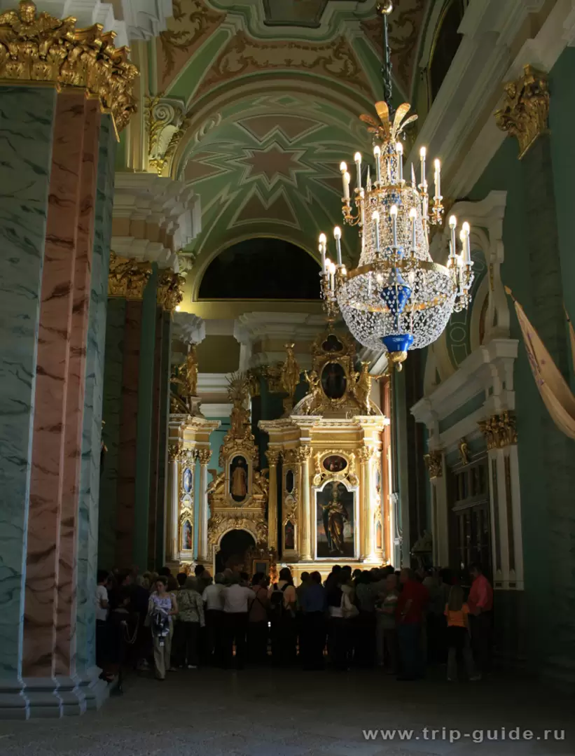 Экскурсия внутри храма Экскурсия внутри храма