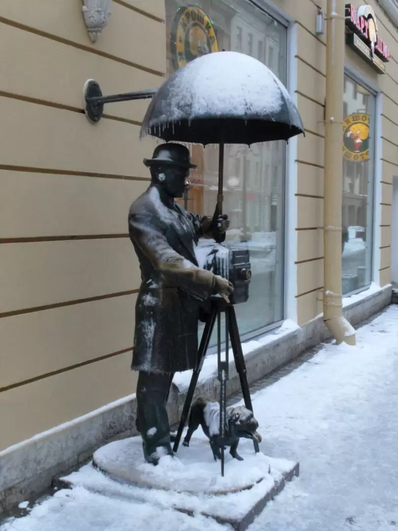 Памятник фотографу на Малой Садовой улице Памятник фотографу на Малой Садовой улице
