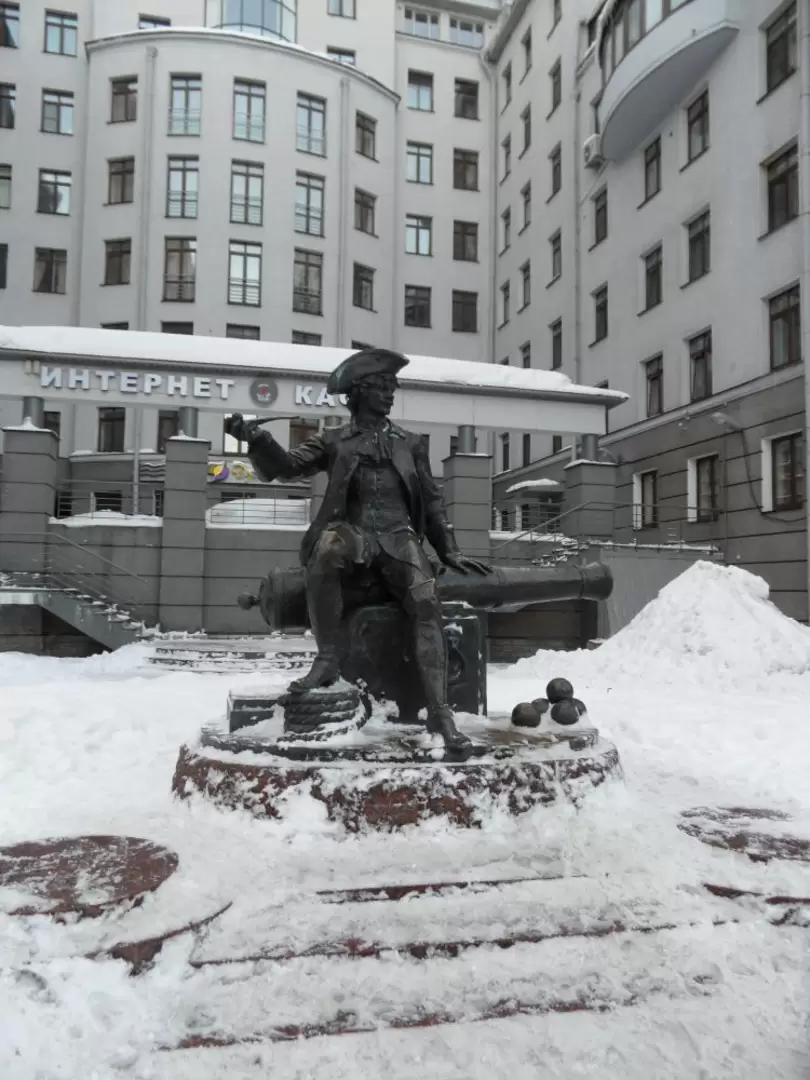 Памятник Петровскому канониру Памятник Петровскому канониру