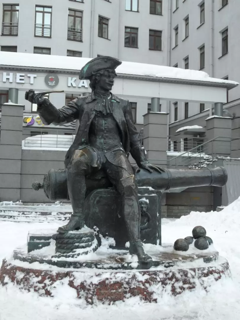 Памятник Петровскому канониру Памятник Петровскому канониру