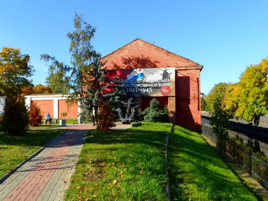 Вид на Провиантские магазины