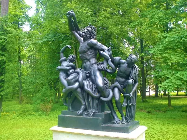 Лаокоон, 1817 г., бронзовая копия с мраморного античного оригинала II-I веков до н.э. Лаокоон, 1817 г., бронзовая копия с мраморного античного оригинала II-I веков до н.э.