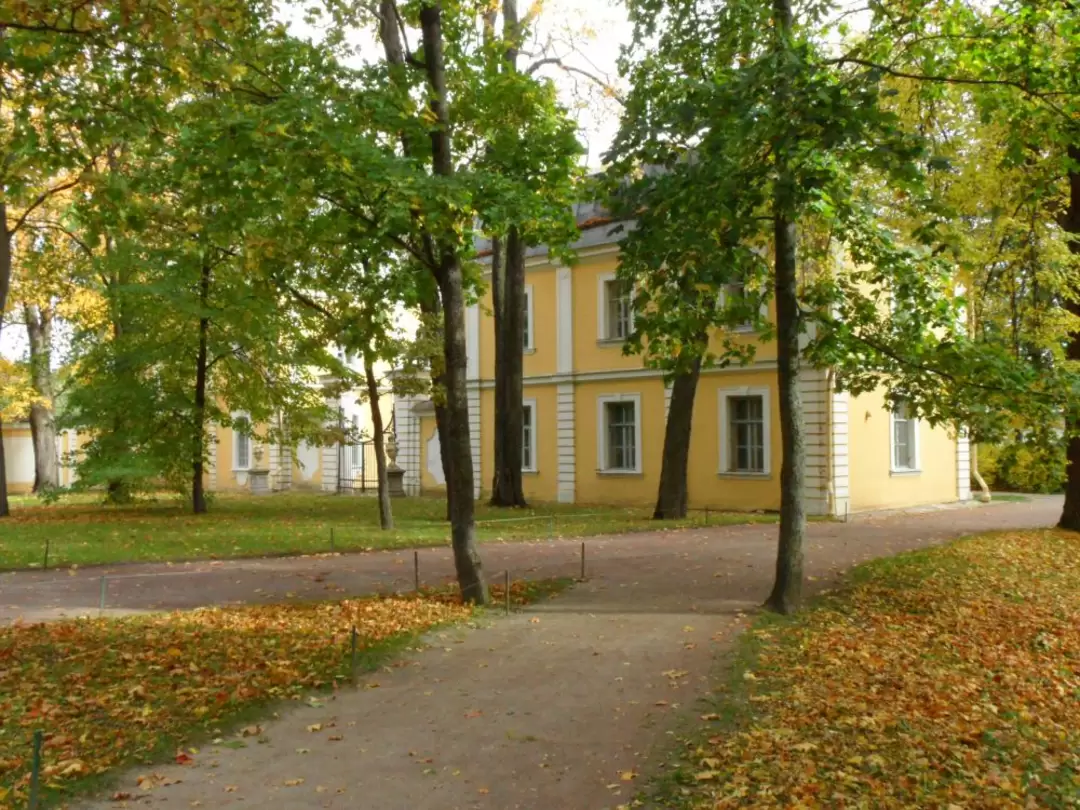 Ораниенбаум. Комплекс «Нижние дома» Ораниенбаум. Комплекс «Нижние дома»